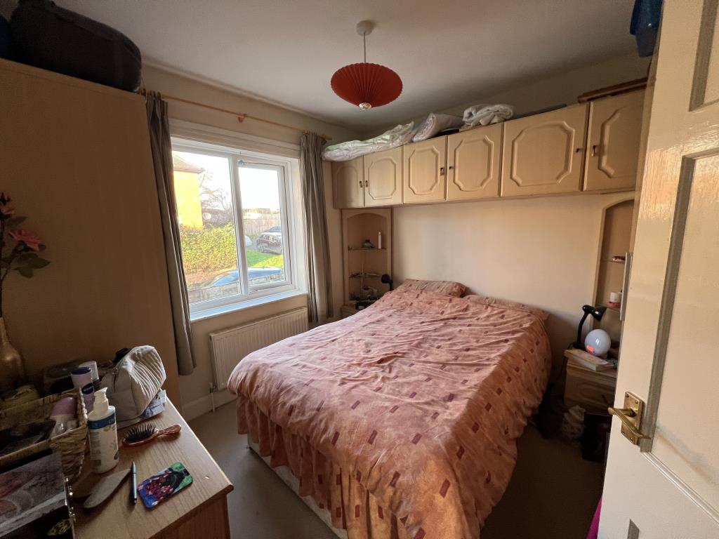 Lot: 163 - PROPERTY WITH GARDEN AND PLANNING PERMISSION FOR A FURTHER DWELLING - Bedroom one